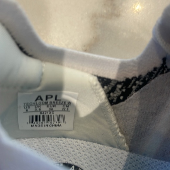 NIB APL ATHLETIC PROPULSION LABS TECHLOOM BREEZE SNEAKERS IN WHITE/BLACK . 6 - Picture 8 of 9
